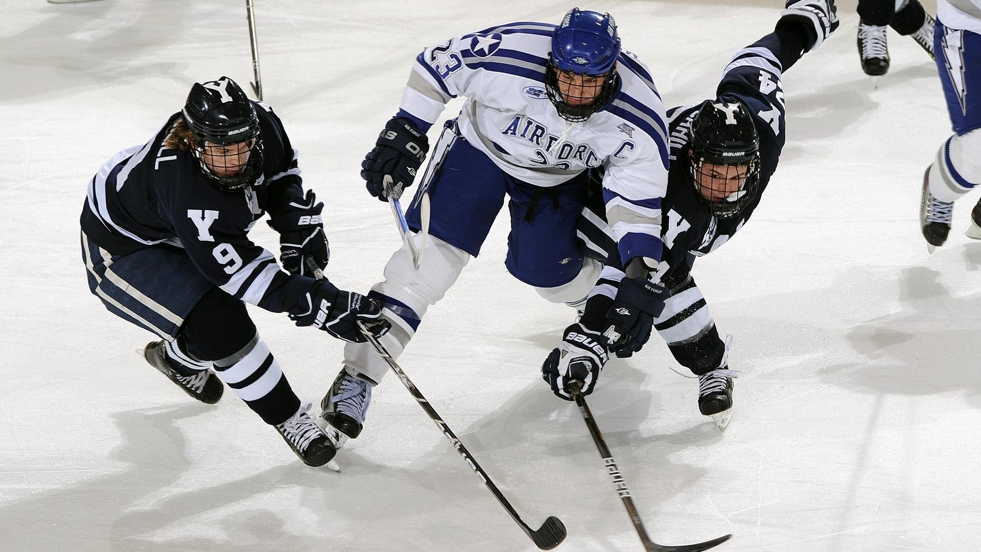 史上最“硬核”篮下争夺战：斯托亚科维奇在抢篮板时的拼搏让人敬佩！